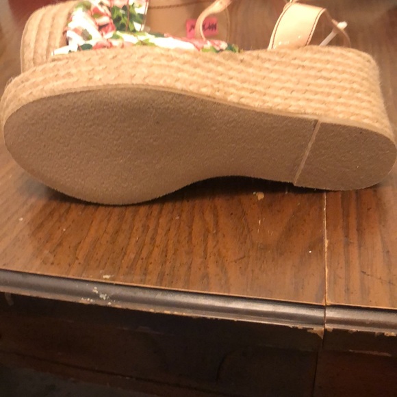 Shoes - Picture 5 of 5